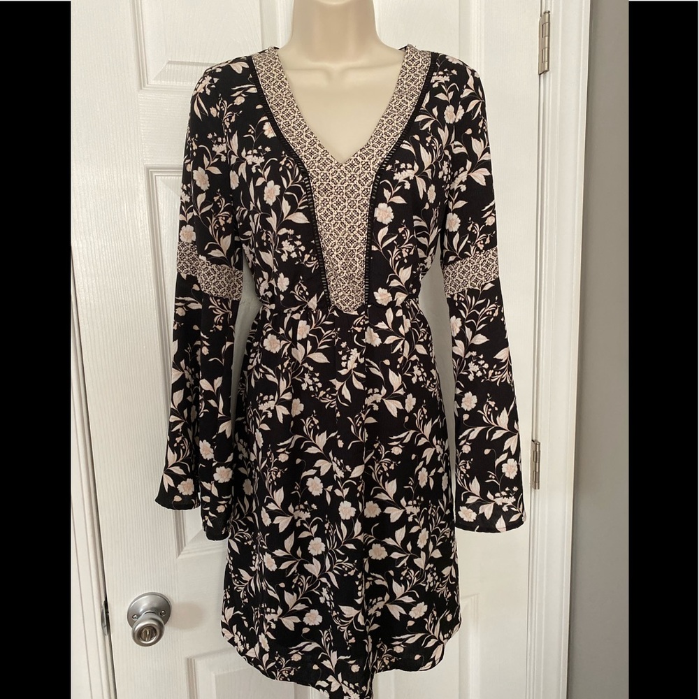 Maurices floral bell sleeve dress XS